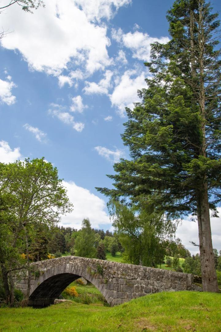 La Maison De Maitre - Domaine De Coulagnettes Serverette Buitenkant foto